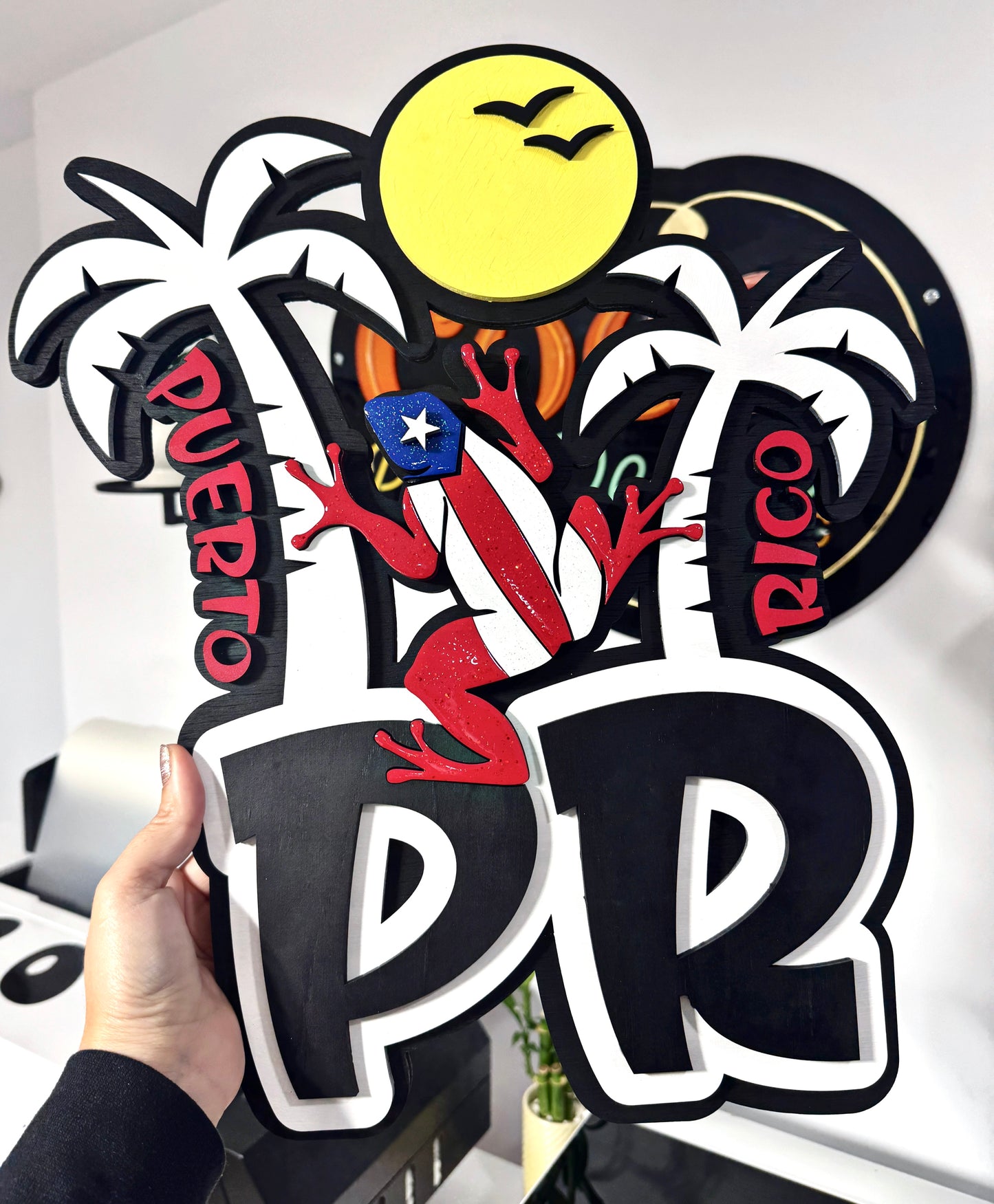 Logo PR en Madera y Resina