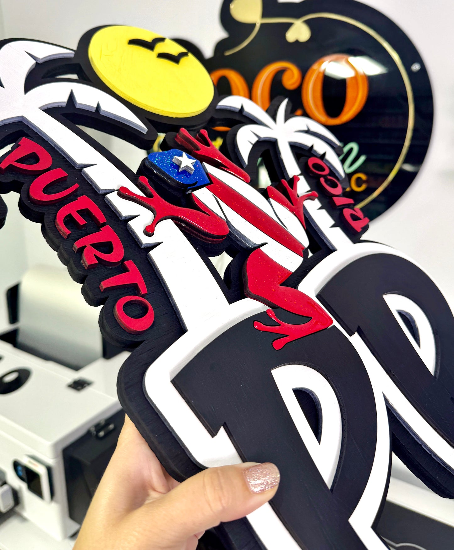 Logo PR en Madera y Resina