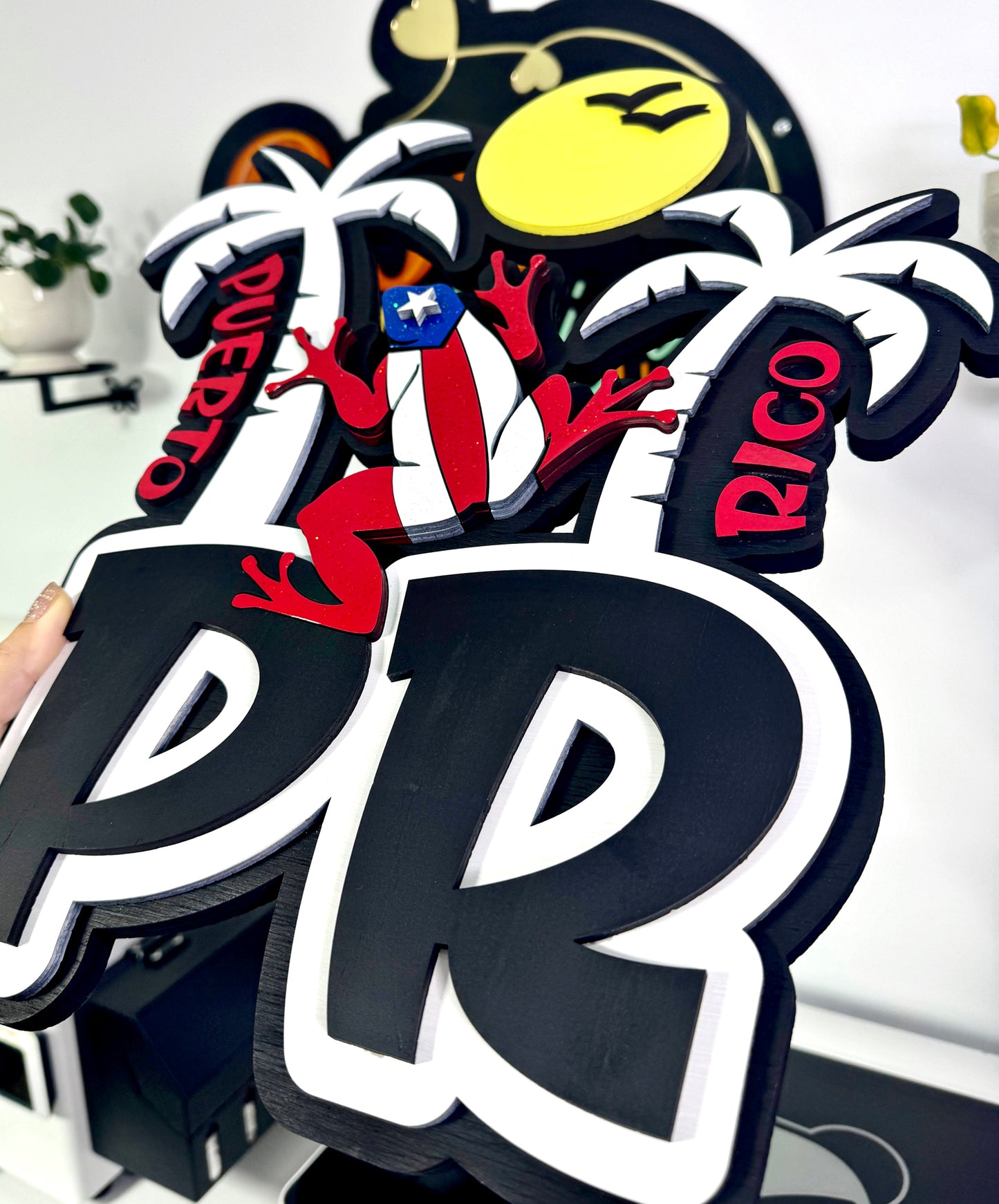 Logo PR en Madera y Resina